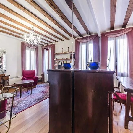 Biennale アパート *